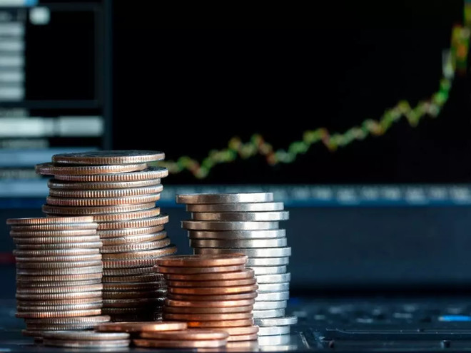 万家科技量化选股混合发起式A：2025年第二季度利润16884万元 净值增长率975%